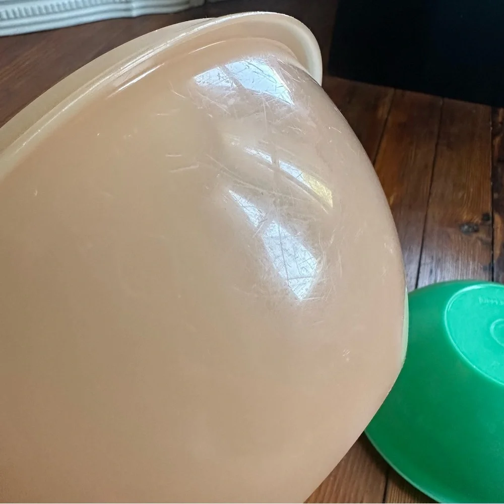 Vintage Tupperware bowls w lids opaque pastel set